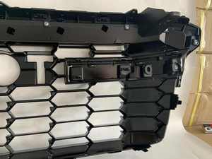 <span class=keywords><strong>Precio</strong></span> de fábrica 4WD Offroad Accesorios Rejilla de coche para <span class=keywords><strong>Land</strong></span> <span class=keywords><strong>Cruiser</strong></span> LC300 Series 2021 + <span class=keywords><strong>GR</strong></span> <span class=keywords><strong>Sport</strong></span> Style 4x4 ABS Black Grille - Product Image 3