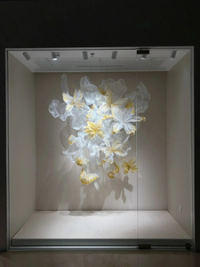 Nouvelle conception de décoration de scène, toile de fond de mariage, suspension murale, installation artistique géante de fleurs <span class=keywords><strong>en</strong></span> <span class=keywords><strong>organza</strong></span> pour vitrine de magasin - Product Image 2