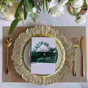 Platos de Servicio Acrílicos Dorados de 13 Pulgadas con Textura de Arrecife, Platos de Plástico Irrompibles para Cenas Formales y Decoración de Bodas - Product Image 5