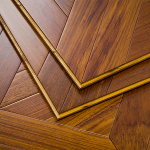 Parquet de Nogal Multicapa E0 E1 FSC Antideslizante, Liso, con Laca UV, Grado AB, 18mm 12mm, Diseñado para Hoteles Boutique - Product Image 1