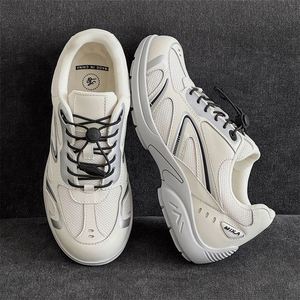 Chaussures de football - Design de niche pour hommes. Confortable pour le sport. Polyvalent. Semelle souple. Chaussures de course basses. - Product Image 1