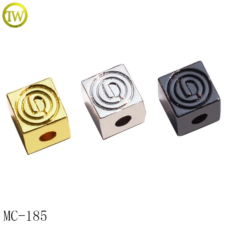 Charms per stilista perline con logo inciso in metallo quadrato personalizzato per la decorazione