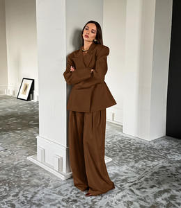 Set Due Pezzi da Donna Personalizzato OEM, <span class=keywords><strong>Blazer</strong></span> a Maniche Lunghe <span class=keywords><strong>con</strong></span> Pantaloni a Gamba Larga Drappeggiati, Abbigliamento da Ufficio all'Ingrosso - Product Image 6