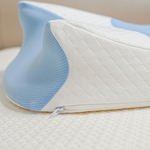 Almohada ortopédica de espuma viscoelástica cervical de rebote lento en forma de mariposa de doble altura para personas que duermen de cara - Product Image 6
