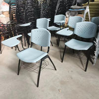Chaises de conférence avec tablette intégrée, empilables, assise en PP, structure métallique, chaise de formation avec panier de rangement pour salle de réunion
