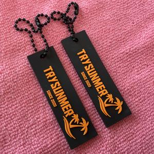 Helderrood Kledingstuk Pvc Rubber Hangtag Label Met 4Mm Gat, Herbruikbare Waterdichte 3d Verhoogde Rubber Plastic Swing Tag - Product Image 6