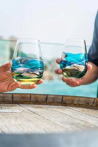 HGCH 21oz soufflé à la bouche peint à la main Mediterrani Blue line verre à vin sans pied avec tourbillon bleu - Product Image 4