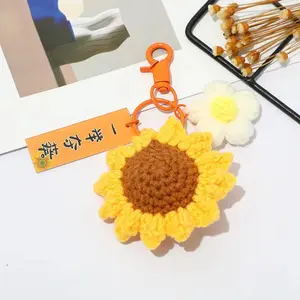New Gift Knitted Handmade Sunflower Bag Pendant Keychain Accessories Creative Cute Knit Fruit and Flower KeyRings