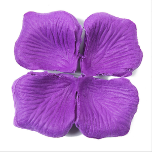 Pétales de <span class=keywords><strong>rose</strong></span> en soie romantiques 5*5cm pour la décoration de mariage Pétales de <span class=keywords><strong>rose</strong></span> artificiels romantiques Fleur de <span class=keywords><strong>rose</strong></span> de mariage 500g/paquet - Product Image 3