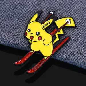 Distintivo con spilla smaltata Pikachu in metallo morbido personalizzato da 16 anni