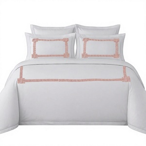 Funda de Edredón de Lujo CAMELLIA de Algodón/Lino con Borde Bordado con Motivo Griego Naranja, Diseño Moderno y Transpirable para Uso en Hogar y Hotel - Product Image 1