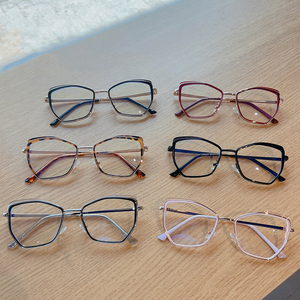 Monturas <span class=keywords><strong>de</strong></span> <span class=keywords><strong>Gafas</strong></span> Graduadas <span class=keywords><strong>de</strong></span> Lujo Red Leopard 2024, Lentes Transparentes Anti Luz Azul, <span class=keywords><strong>Gafas</strong></span> para Miopía, Monturas <span class=keywords><strong>de</strong></span> <span class=keywords><strong>Gafas</strong></span> para Mujer - Product Image 4