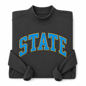 Sweat-shirt à col rond de style universitaire personnalisé avec lettres en chenille et design de texte cintré pour les tenues d'esprit universitaire - Product Image 3