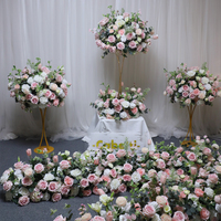 Vente en gros de boules de fleurs roses pour décorations de table de mariage Long arrangement de fleurs simulées pour le placement de la table principale