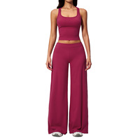 Ensemble de yoga 2 pièces Scrunch Butt pour femme, rayé, respirant, sans couture, avec short taille haute et brassière de sport à taille élastique et logo frontal