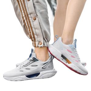 Chaussures de sport respirantes en maille à lacets pour hommes avec absorption des chocs douce, design tendance - Product Image 6