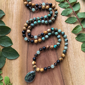 Collier Mala naturel à 108 perles nouées à la main, Quartz fumé, Jaspe picturé, Turquoise africaine, Pendentif Kibala, Cadeau de yoga bien-être - Product Image 2