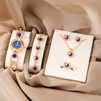 Ensemble de bijoux de luxe doré pour femme : Montre-bracelet tendance, bague, collier, boucles d'oreilles et bracelet en strass