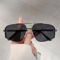 Nouvelles Lunettes de Soleil Tendance 2026 Style Européen et Américain, Monture Irrégulière, Double Pont, Branches Métalliques Simples et Modernes, Verres Polygonaux, Protection UV400