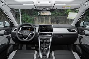 Nuova <span class=keywords><strong>T</strong></span>-<span class=keywords><strong>ROC</strong></span> 300TSI Automatica Edizione Starlight Benzina/Elettrica R18 con Telecamera a 360°, Guida a Sinistra, Turbo e Tetto Panoramico - Modello 2026 - Product Image 4