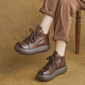 Chaussures de sport en cuir de vachette faites à la main, style britannique, automne-hiver, nouvelle collection, semelle souple, bottines rétro pour femmes - Product Image 1