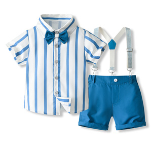 Catpapa Vente en gros Ensemble 3 pièces pour garçons : <span class=keywords><strong>Chemise</strong></span> à rayures verticales, Nœud papillon et Short à bretelles ondulées – Tenue de cérémonie - Product Image 1