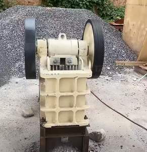 מגרסת אבן ניידת, מגרסת לסת קטנה, קלה לתפעול לריסוק אבן באתר, בקנה מידה קטן, לעבודות בנייה ותיקון כבישים. - Product Image 1