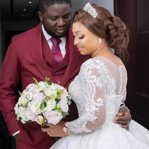 ชุดแต่งงานผู้หญิงสวยสง่าสไตล์แอฟริกันชุดราตรีลูกไม้สีขาวล้วนดีไซน์ด้านหลังลูกไม้ - Product Image 3