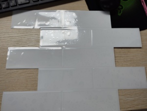 Motif de brique blanche Carrelage mural pelable et autocollant mural imperméable et résistant à l'huile pour la décoration intérieure - Product Image 4