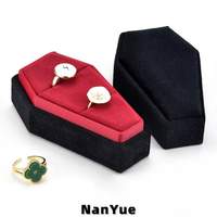 Boîte à bagues de luxe en velours en forme de cercueil, étui de rangement de bijoux gothique, boîte cadeau pour bijoux d'Halloween, présentoir à bagues, boîte à bijoux personnalisable avec logo