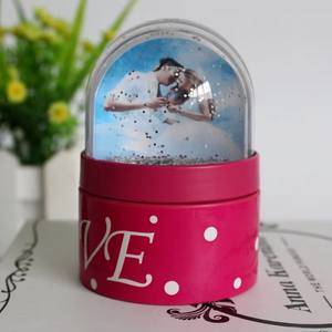 مخصص راتنج بلاستيك صورة إدراج كرة الثلج هدية عيد الحب عشاق صخور الطاولة - Product Image 3