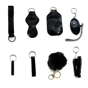 Groothandel 8 Stuks Sleutelhanger Set Bulk Accessoires Polsband Fluit Flesopener Pom Pom Venster Breker Set Zelfverdediging Sleutelhanger