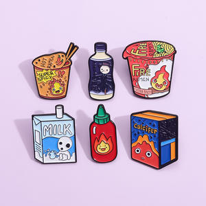 Creatieve Cartoon Instant Noodle Drink Broche Badge Super Pittige Vuur Ramen Calcifer Email Reversspeld - Product Image 1