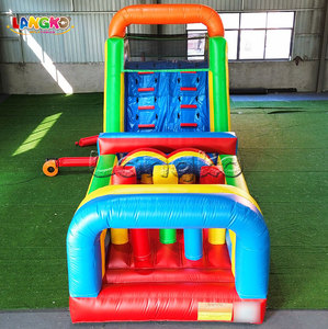 Parcours d'obstacles gonflable à prix réduit avec toboggan et tunnels - Product Image 1