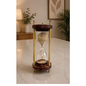 Sablier en bois de qualité supérieure avec cadre en laiton, sablier décoratif pour la maison, le bureau, la salle d'étude et comme cadeau, en vente - Product Image 2