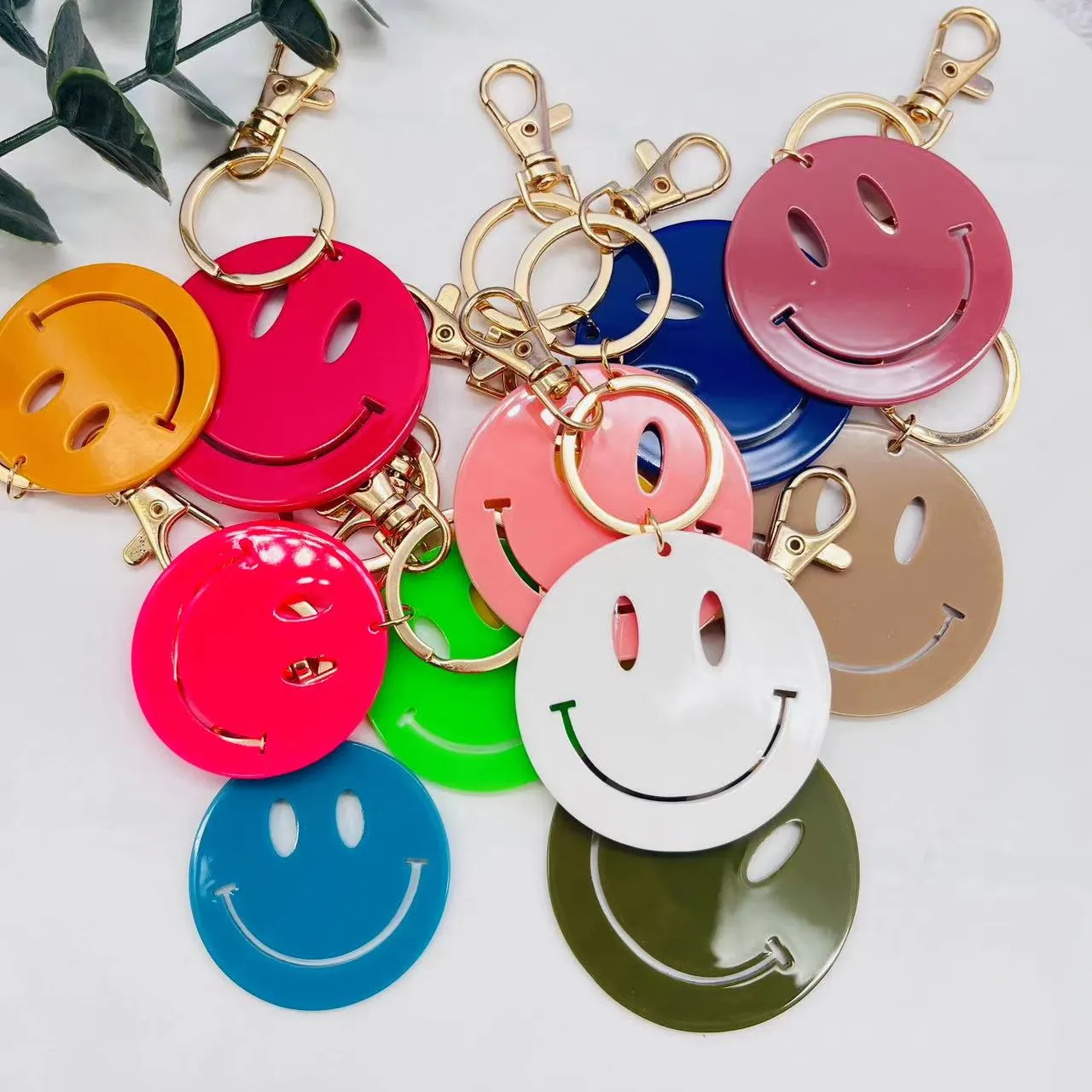 Cute Gift Multiple Colors Smiley Face Neon Key Ring Acrylic Keychain for Girls