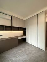 Bureau de travail ergonomique moderne en bois massif, convertible et modulaire, avec tiroir et étagère de rangement pour usage domestique ou professionnel