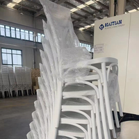 Chaise empilable en plastique à dossier croisé pour événements, mariages, restaurants, repas en extérieur, sièges commerciaux