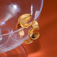 Bague sculpturale plaquée or 18 carats pour femme, en acier inoxydable, motif vague irrégulière feuille de lotus, bague ouverte épaisse