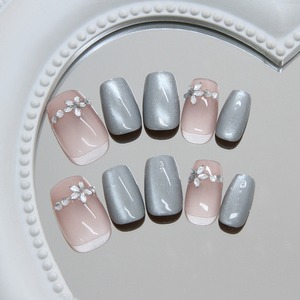 Z1398 Uñas Postizas Hechas a Mano con Diseño Floral de Ojo de Gato y Pedrería, Color Rosa Nude, Venta al por Mayor, Estilo Elegante INS - Product Image 1
