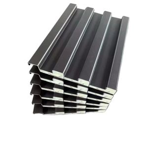 Panneaux de toit en alliage d'aluminium 0.8mm 1.0mm Isolateur de tuile en aluminium isolé <span class=keywords><strong>Mousse</strong></span> de <span class=keywords><strong>polyuréthane</strong></span> - Product Image 1
