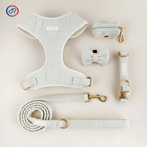 2026 Bouclé mewah baju kekang hewan peliharaan dengan lapisan jaring empuk & emas perangkat keras wol anjing kustom memanfaatkan Set tali anjing - Product Image 1