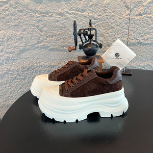 Nuove <span class=keywords><strong>scarpe</strong></span> da ginnastica tedesche <span class=keywords><strong>in</strong></span> <span class=keywords><strong>pelle</strong></span> retrò <span class=keywords><strong>sportive</strong></span> con suola piatta da <span class=keywords><strong>donna</strong></span> di alta qualità - Product Image 4