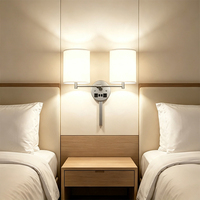 Applique murale double bras à LED pour hôtel, avec prise de courant intégrée, idéale pour chambre et chevet – Fabricant d'équipements commerciaux