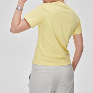 Camiseta de Manga Corta con Cuello Redondo para Mujer, de Algodón Gráfico en Blanco con Logotipo Personalizado, de Alta Calidad, Transpirable, Ajustada y Corta - Product Image 4