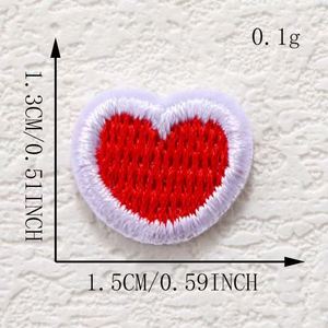 Juego de Parches de Corazón Bordados Termoadhesivos de Diferentes Colores para Ropa y Camisetas - Product Image 4