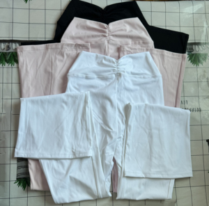 Set Yoga <span class=keywords><strong>Sportivo</strong></span> da Donna con Logo Personalizzato, <span class=keywords><strong>Abbigliamento</strong></span> Fitness di Tendenza per Allenamento, Alta Qualità a Rapida Asciugatura con Effetto Nudo - Product Image 6