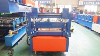 Machine de formage automatique de tuiles en acier FSM avec commande PLC, moteur, boîte de vitesses et rouleaux pour panneaux de toiture en acier coloré