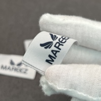 Étiquettes de vêtements personnalisées en polyester tissé 3D, gaufrées, écologiques, pliées au centre, pour vêtements, pantalons, robes
