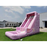 Toboggan aquatique gonflable rose pastel avec piscine à jets d'eau, grand toboggan aquatique gonflable commercial pour jeux aquatiques en plein air dans la cour